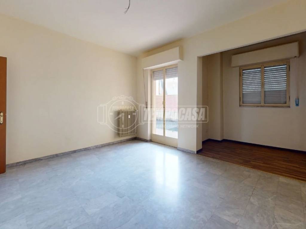 BaKRkK4v3m8-Bedroom