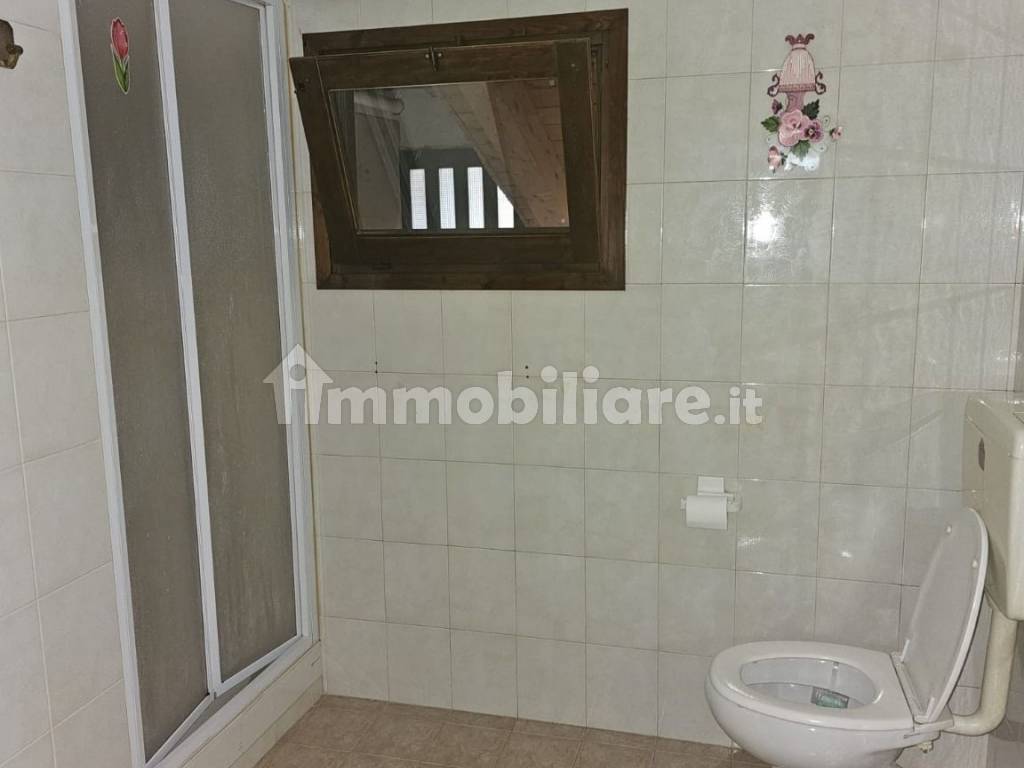 Bagno con doccia