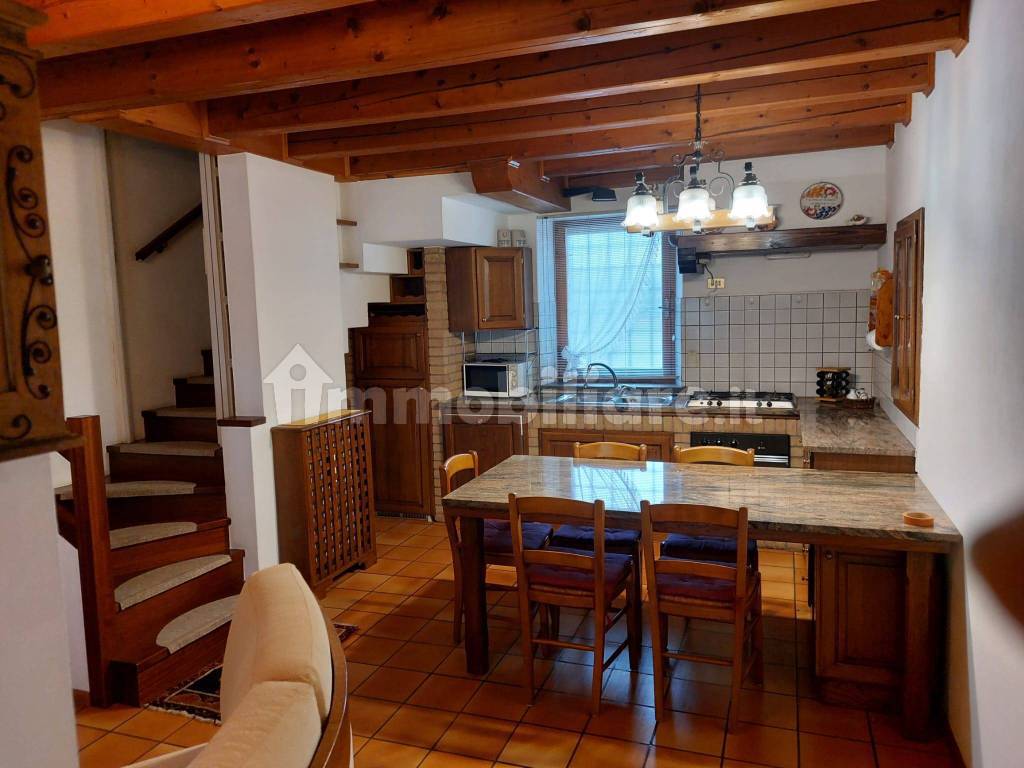 Vendita Rustico in via Cormor Alto Udine. Buono stato, posto auto, 115