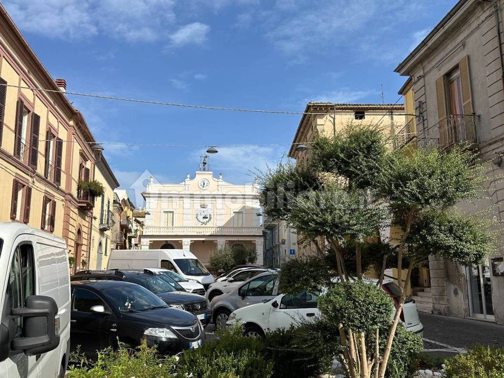 Piazza Antistante