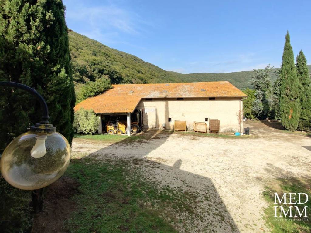 Casale sul Lago di Vico