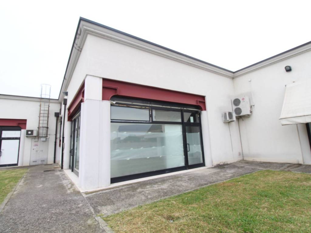 Locale commerciale via salvatore quasimodo, cattane, vicenza
