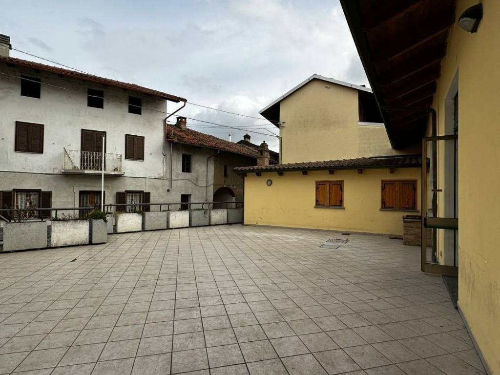 Locale commerciale via c. bondonno 1, centro, alice castello