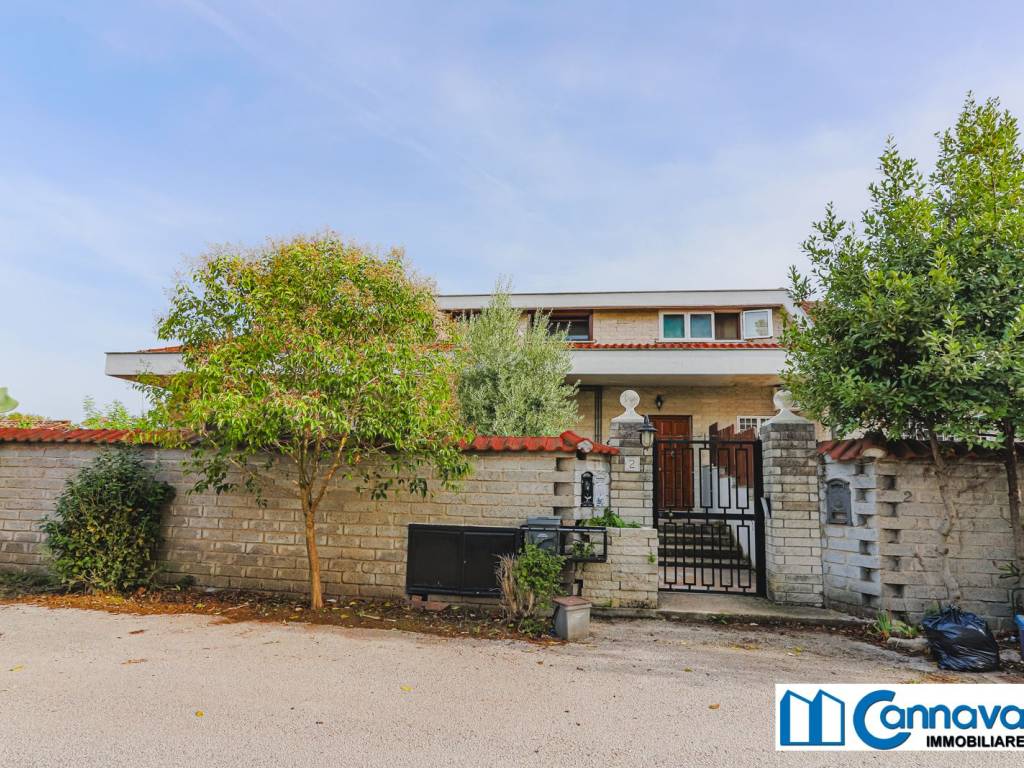 Appartamento via Salvatore Gallotti, Infernetto, Roma