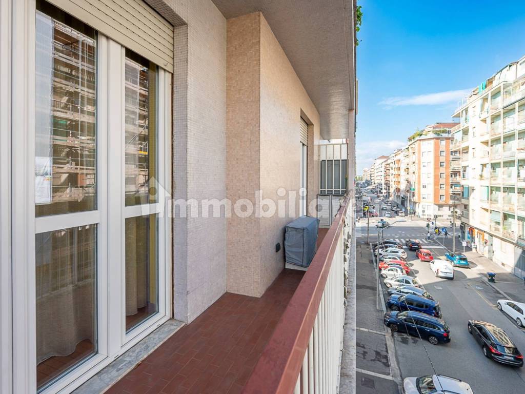Vendita Appartamento Torino. Trilocale in via Barletta 73. Ottimo stato,  terzo piano, con balcone, riscaldamento centralizzato, rif. 106963691
