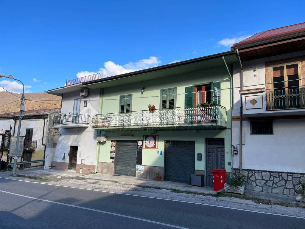 Locale commerciale via Morelli e Silvati, Monteforte Irpino, Rif