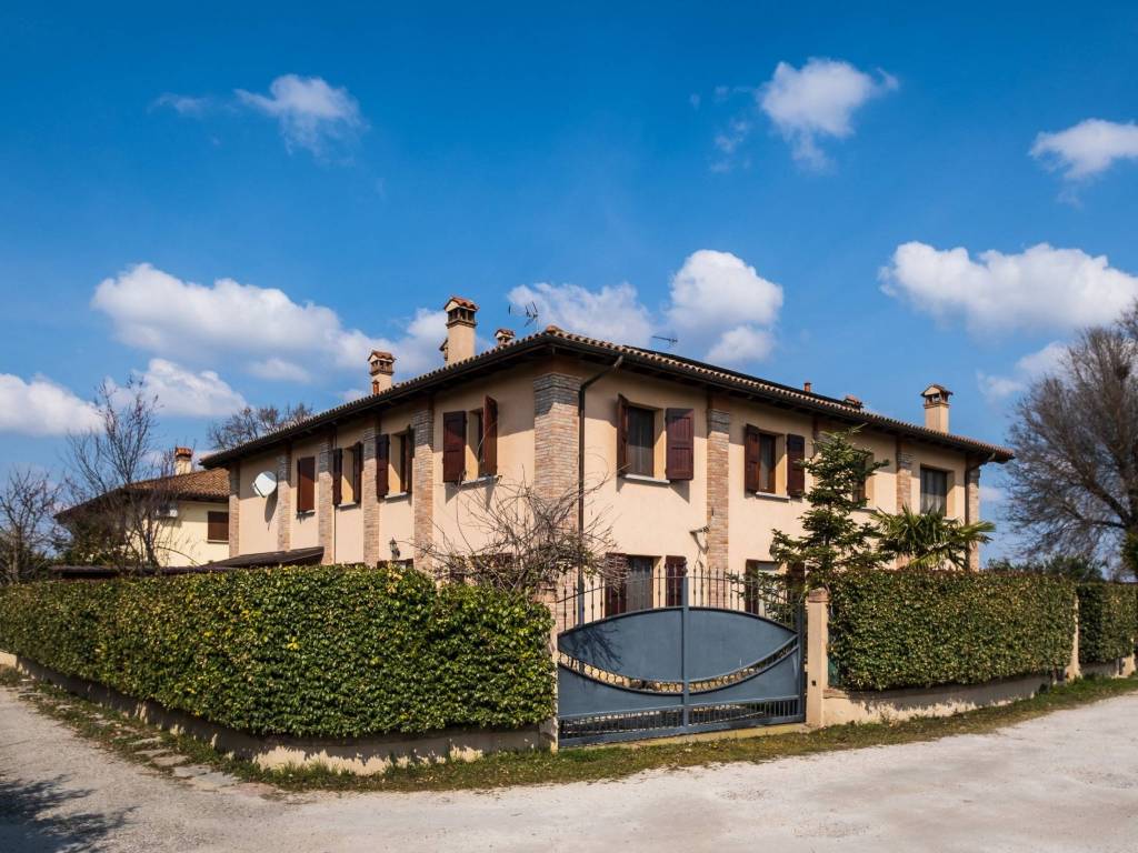 Appartamento in villa via San Donato, Granarolo dell'Emilia