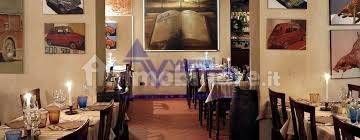 ristorante sala e tavoli