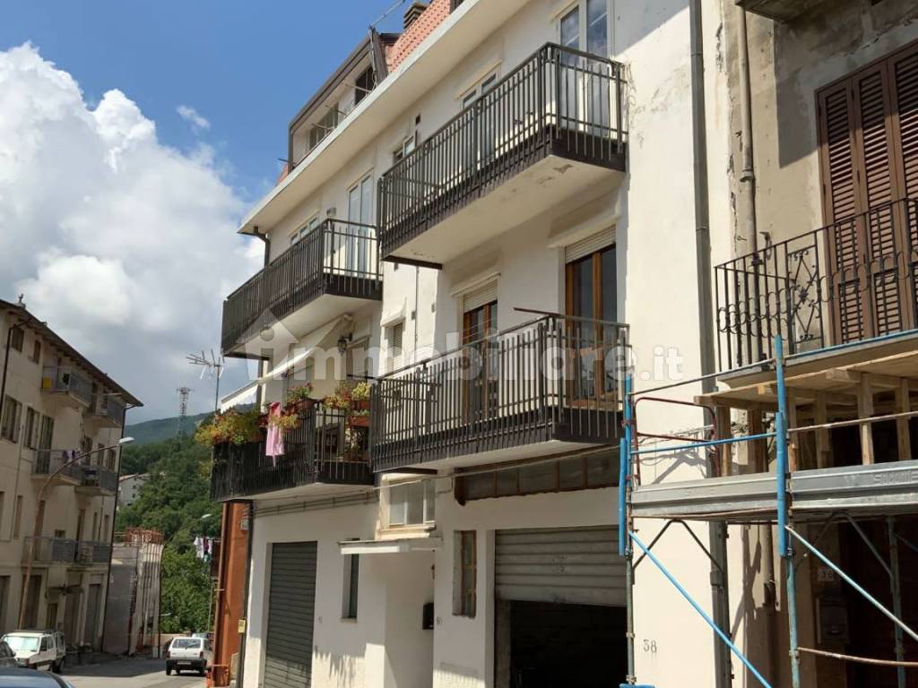 Sale Apartment Latronico. 3room flat in via Giuseppe Zanardelli. Good