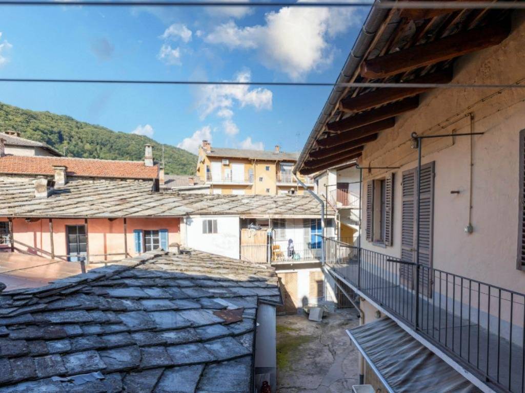 VISTA DAL BALCONE INTERNO CORTILE.jpeg