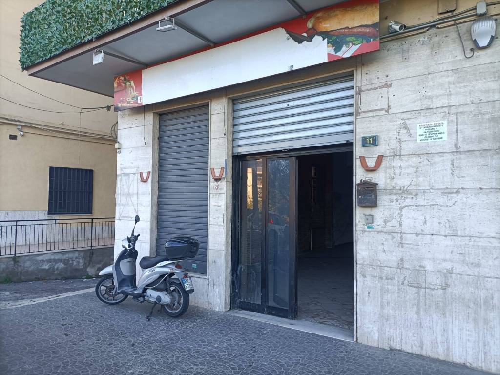 Locale commerciale via giuseppe atzori 7, nocera inferiore