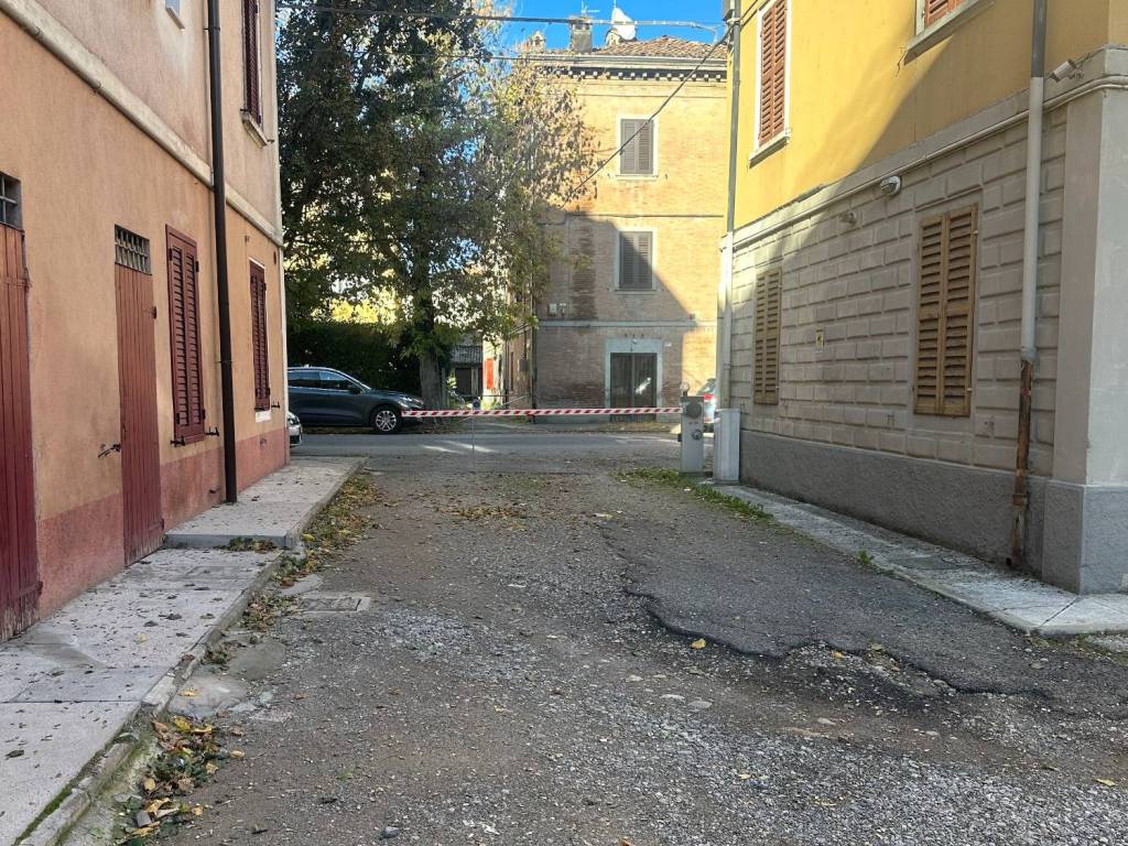 Garage - box modena via lionelli baccarini, 1, crocetta, modena