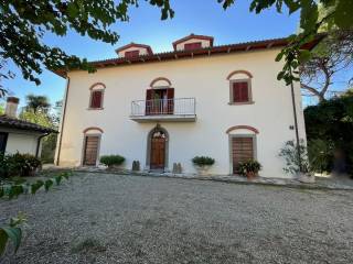 VILLA CON PARCO AREZZO PERIFERIA