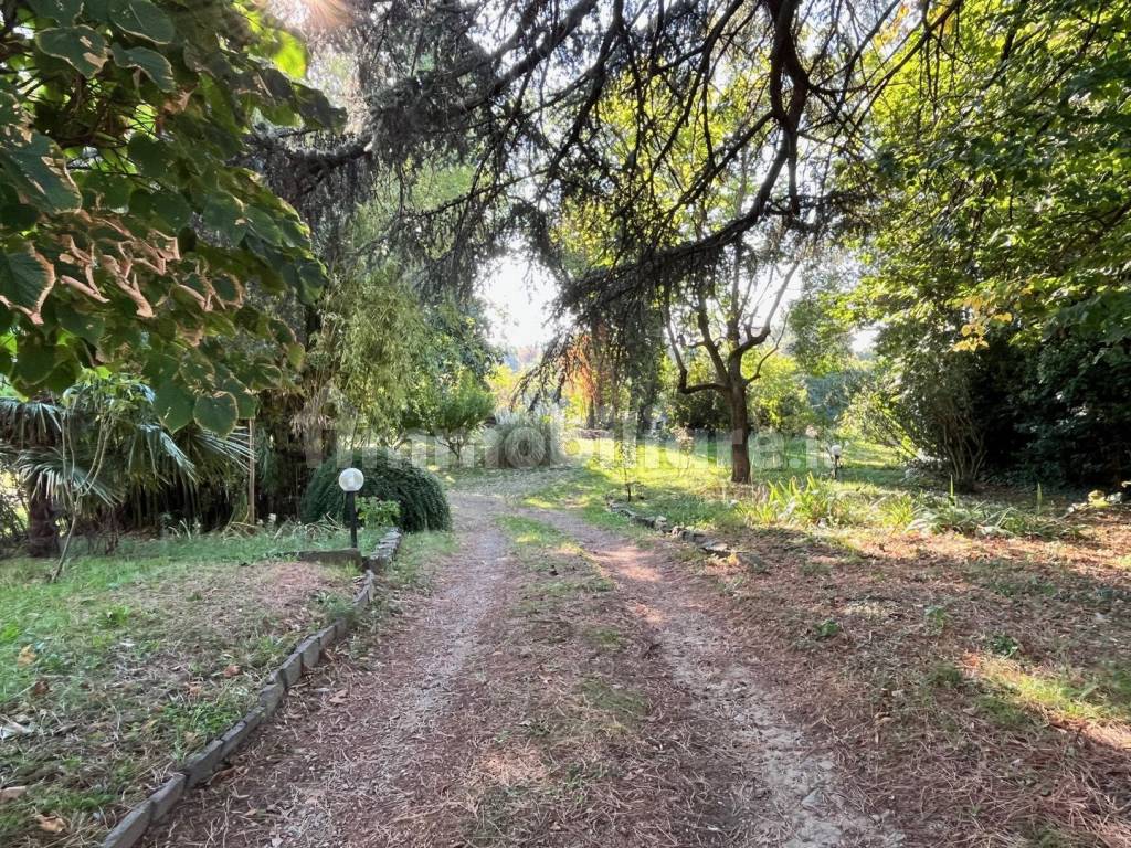 VILLA CON PARCO AREZZO PERIFERIA