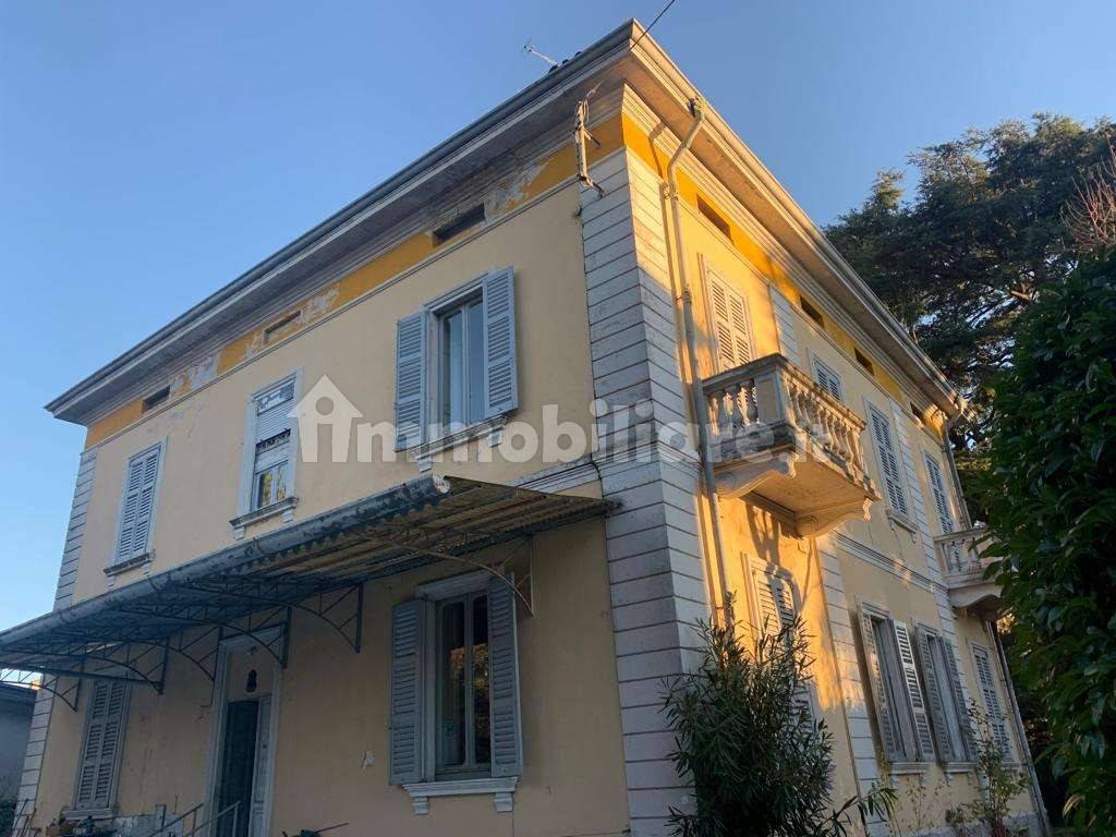 vendita-villa-unifamiliare-in-via-cadorna-6-erba-riscaldamento
