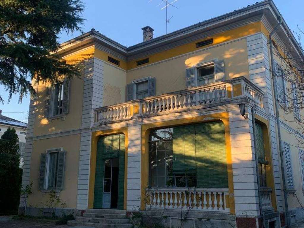 vendita-villa-unifamiliare-in-via-cadorna-6-erba-riscaldamento