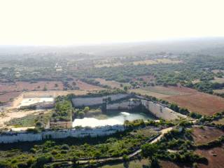 proprieta con piscina naturale a noto 03