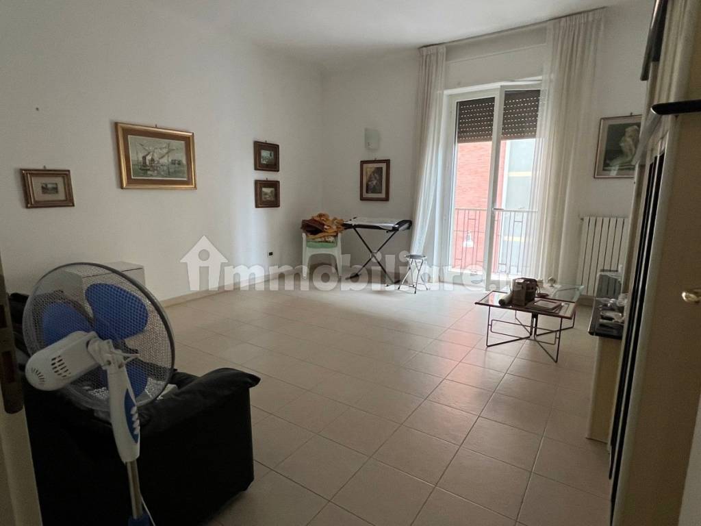 Vendita Appartamento Taranto. Trilocale in via Quinto Ennio, 14. Ottimo