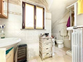 appartamento vendita cressa bagno1