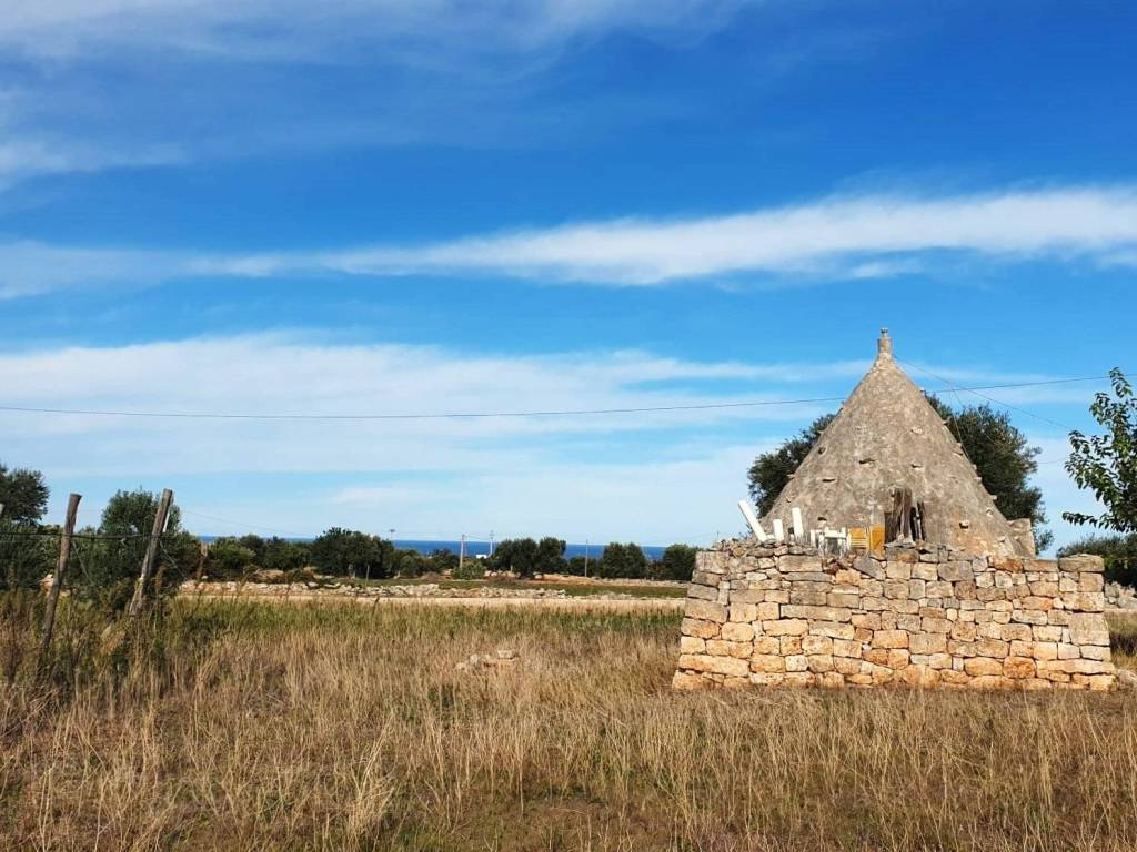 terreno con trullo