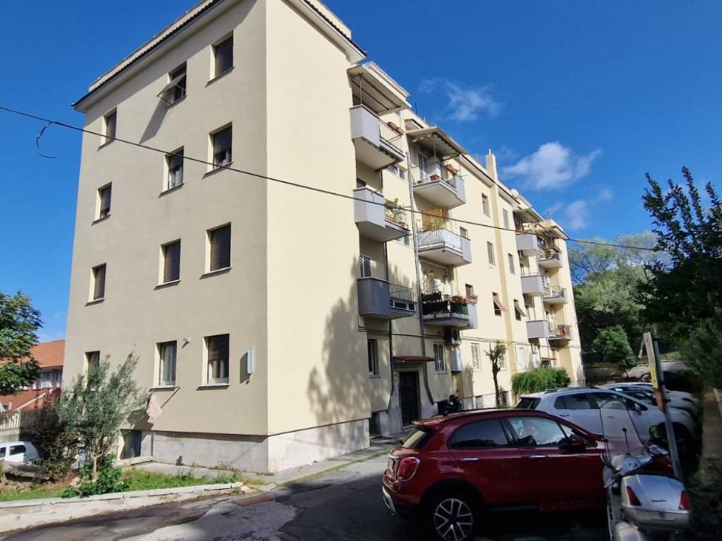 Vendita Appartamento Roma. Trilocale in via di Portonaccio. Buono stato