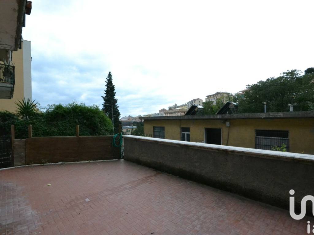 Sale Apartment in via Paleocapa 13. Genoa. First floor, parking space