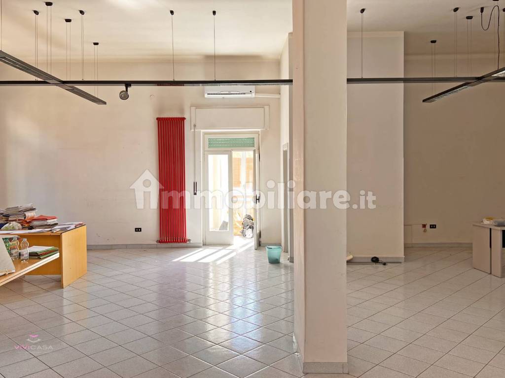 INTERNO