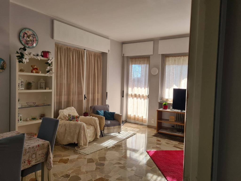 Stanza singola viale alcide de gasperi, seveso