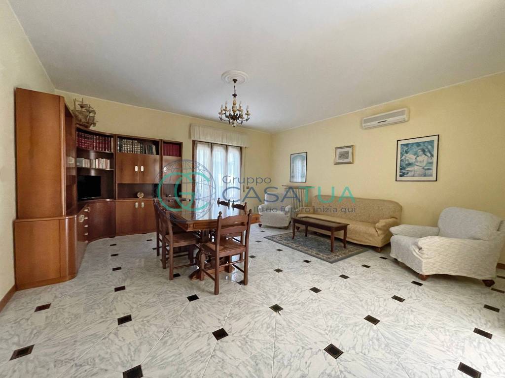 Vendita Appartamento Tortoreto. Quadrilocale in via Roma 14. Buono ...