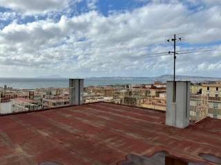 vista mare verso Napoli dal lastrico solare