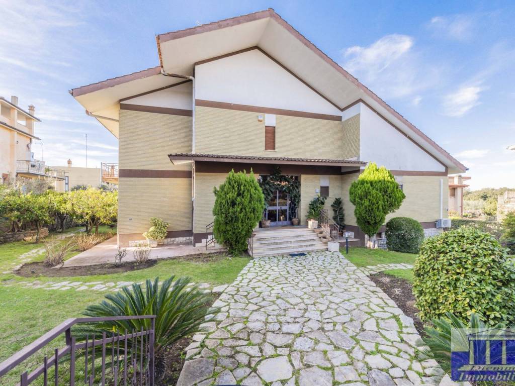 Vendita Villa unifamiliare in via Giacomo Puccini Cerveteri. Ottimo ...