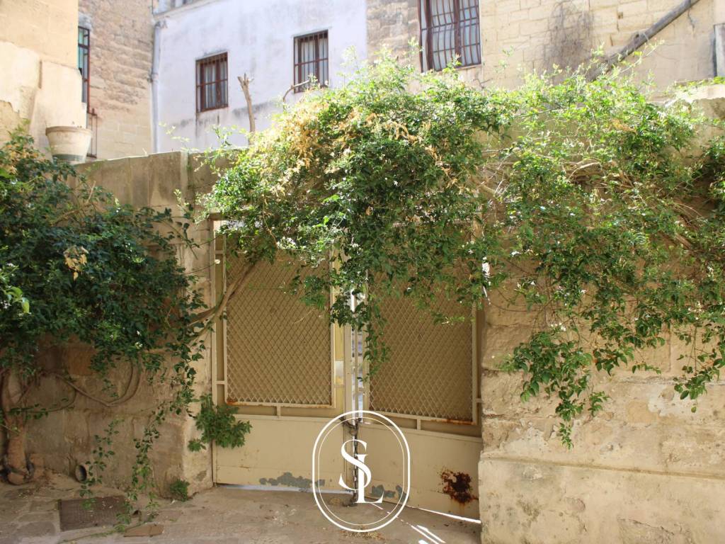 Vendita Appartamento in via Quinto Ennio 22. Lecce. Buono stato, piano