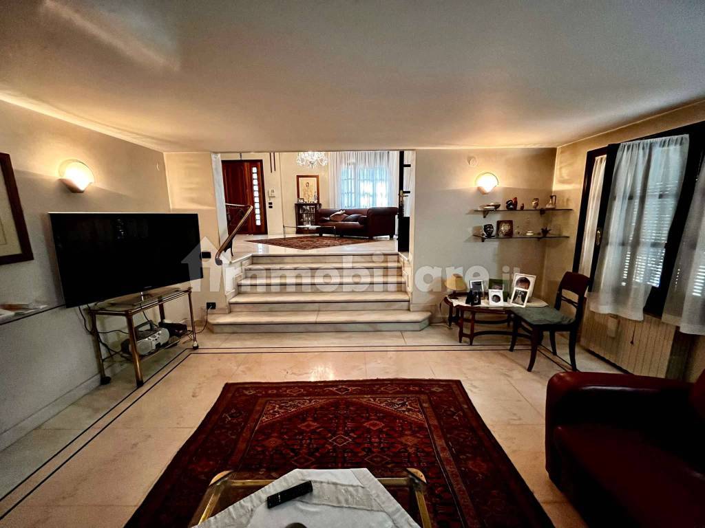 Salone