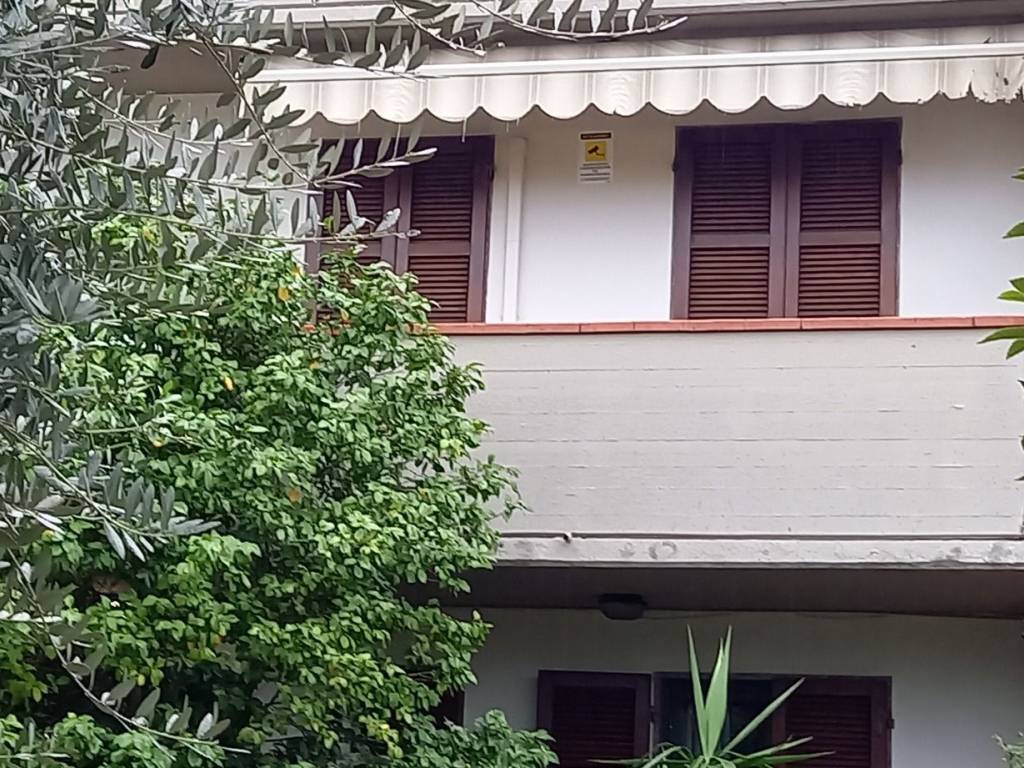 Villa a schiera via suor niccolina, galciana, prato
