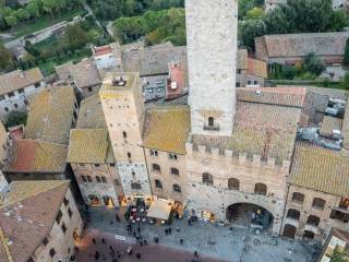 Veduta aerea di Piazza della Cisterna