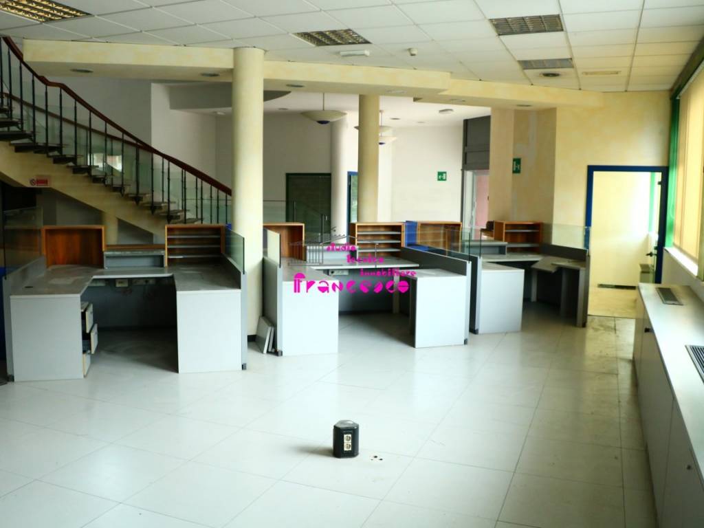 Veduta d'insieme del locale open space al piano terreno