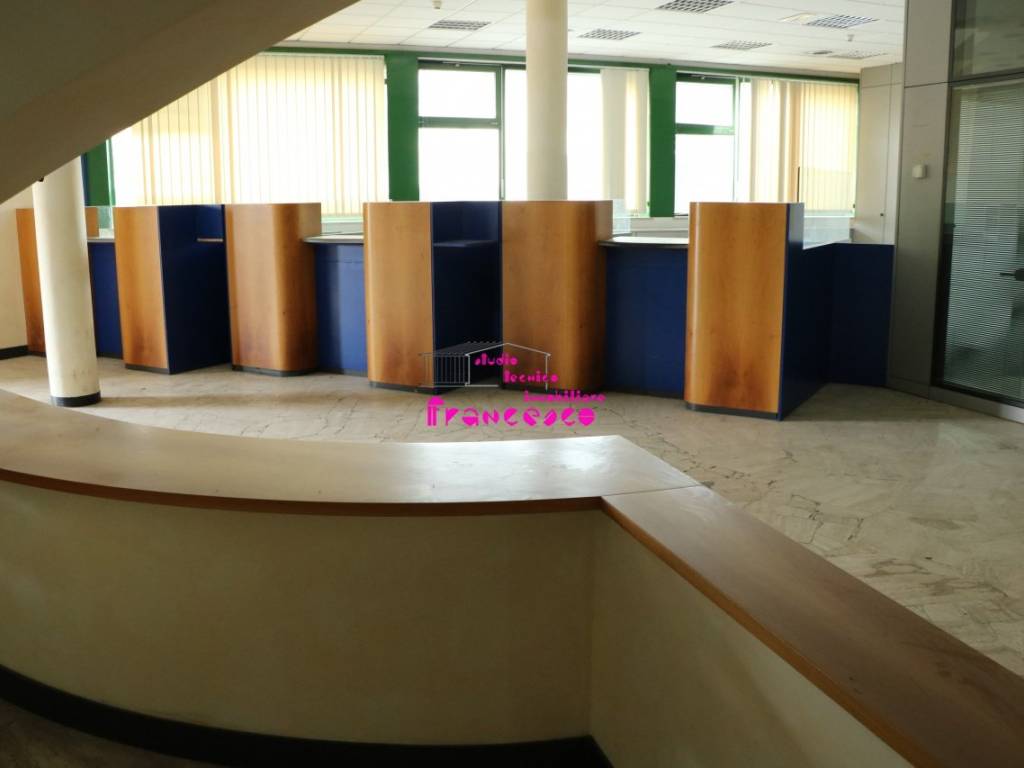 Veduta delle varie postazioni di lavoro ancora presenti