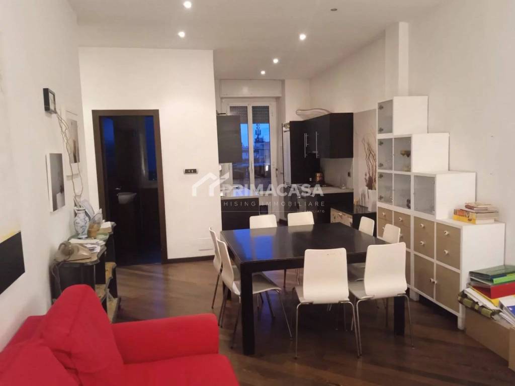 Rent Apartment Milan. 3room flat in via Sapeto. Good condition