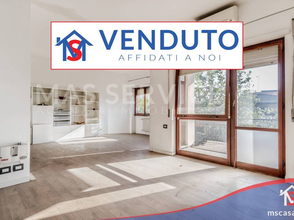 Vendita Appartamento Roma. Quadrilocale in via Domenico Jachino. Buono