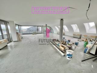 VENDESI ATTICO STUDIO/UFFICIO 270MQ CAMPODARSEGO