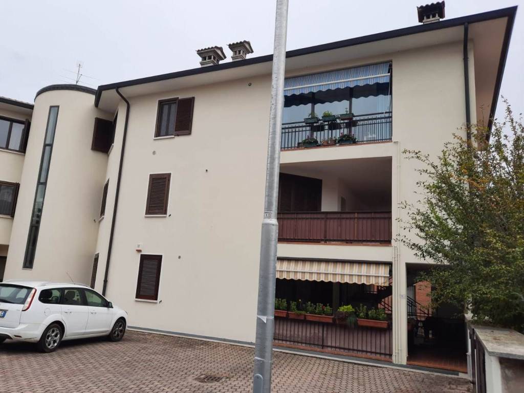 Vendita Appartamento San Zeno Naviglio. Bilocale, Buono stato, piano