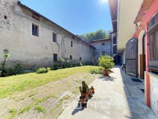 casa vendita serravalle giardino1