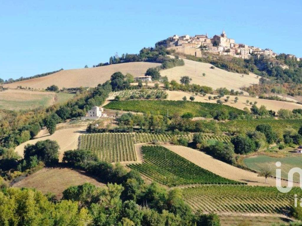 Montedinove  dalla Val Tesino