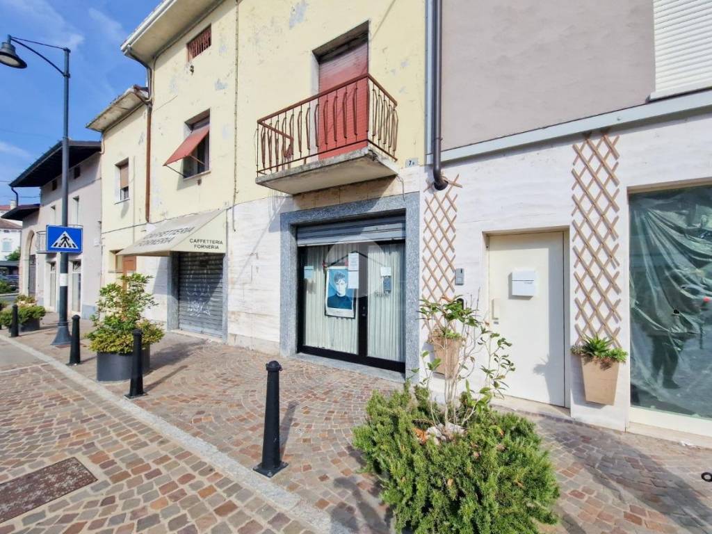 Attività commerciale piazza alessandro manzoni 7, centro, montirone