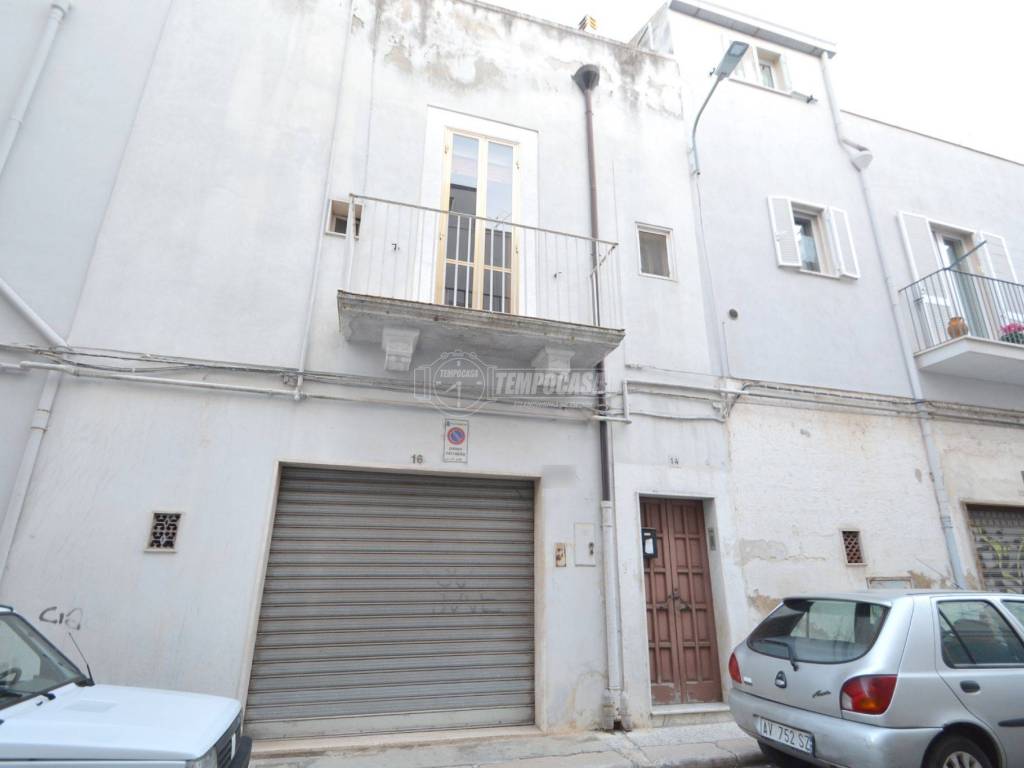 Vendita Terratetto unifamiliare in via Saverio Mercadante Gioia del Colle.  Da ristrutturare, con terrazza, riscaldamento autonomo, 100 m², rif.  107334929