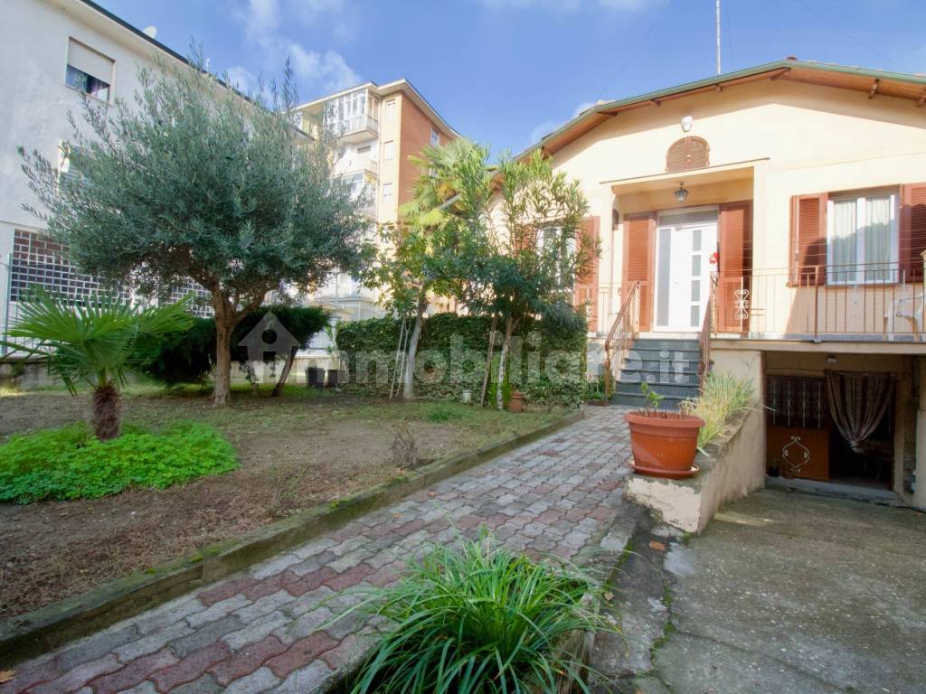 vendita-villa-unifamiliare-in-via-vittorio-alfieri-nichelino-buono