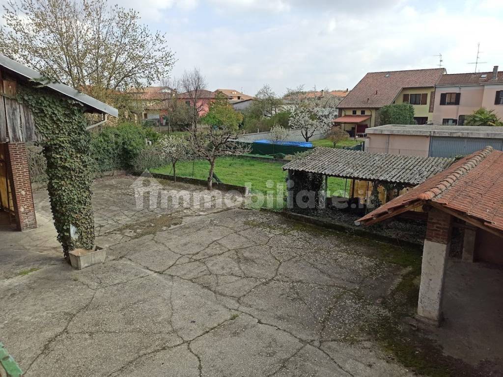 Cortile e giardino