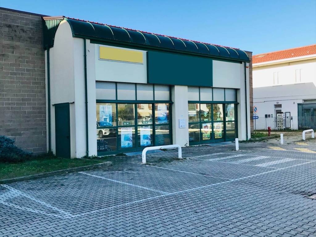 Capannone via santo stefano, zona manfredini, rivadolmo, pesare, este