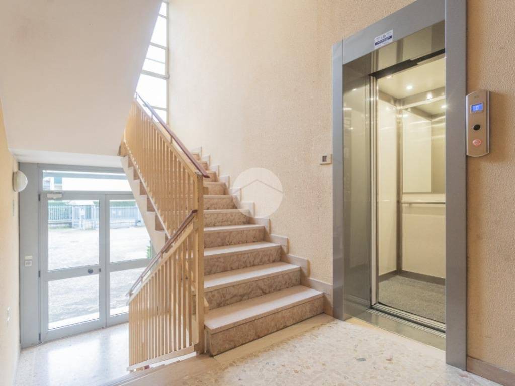 vendita-appartamento-macherio-trilocale-in-via-vincenzo-bellini-23-da