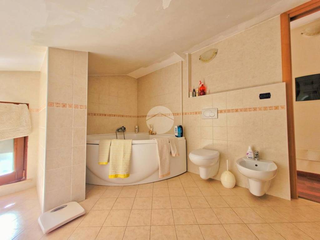 9-bagno piano primo (1)